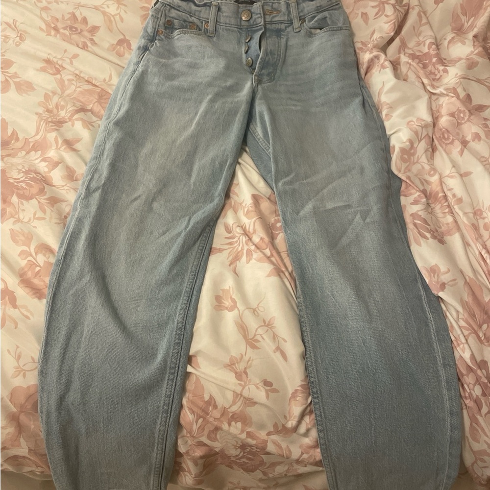 Aeropostale Women's Light Blue Straight Leg Jeans